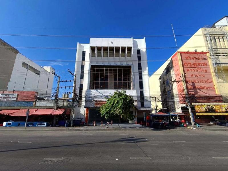    ขาย สำนักงาน พนมสารคาม จังหวัดฉะเชิงเทรา ราคาโปรโมชั่น ลดพิเศษ  ถนน สายฉะเชิงเทรา-กบินทร์บุรี(ทล.304) ตำบล ท่าถ่าน อำเภอ พนมสารคาม จังหวัด ฉะเชิงเทรา  ราคาโปรโมชั่น  15,395,000  บาท    ลดจาก 18,000,000  บาท ราคาโปรโมชั่นตั้งแต่วันที่  2 มีนาคม - 31 พฤษภาคม 2569  รายละเอียดทรัพย์ -  เนื้อที่ 43.00 ตร.ว.  พื้นที่ใช้สอย 552 ตร.ม. -  บ้านหันไปทางทิศ ตะวันออกเฉียงใต้  พิกัดทรัพย์ : https://maps.app.goo.gl/r4AwUdxf5NUQBWx76  สถานที่�