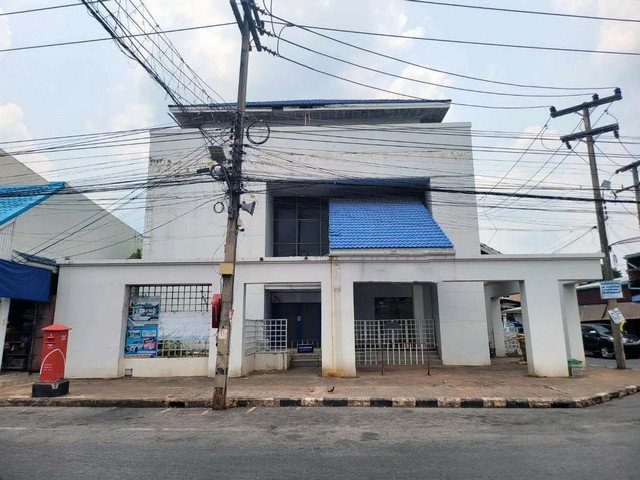   ขาย สำนักงาน ประจันตคาม จังหวัดปราจีนบุรี ราคาโปรโมชั่นลดพิเศษ  ถนน ราษฎร์บำรุง ตำบล ประจันตคาม อำเภอ ประจันตคาม จังหวัด ปราจีนบุรี  ราคาโปรโมชั่น  15,990,000   บาท    ลดจาก  19,437,000  บาท ราคาโปรโมชั่นตั้งแต่วันที่  2 มีนาคม - 31 พฤษภาคม 2569  รายละเอียดทรัพย์ -  เนื้อที่ 307.90 ตร.ว.  พื้นที่ใช้สอย 1588 ตร.ม.  -  บ้านหันไปทางทิศ เหนือ  พิกัดทรัพย์ : https://maps.app.goo.gl/RHuSChGi6ZA1EZ8q7  สถานที่ใกล้เคียง   -  โรงพยาบาลปร�