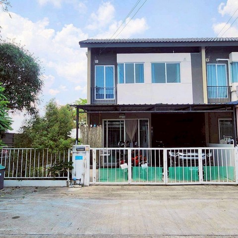 ขายทาวน์เฮ้าส์ โครงการพฤกษา 129 อีสเทิร์น-ปลวกแดง ต.มาบยางพร ปลวกแดง ระยอง รหัส TTR 2772 รายละเอียดบ้านที่น่าสนใจพื้นที่: 28.9 ตารางวา, พื้นที่ใช้สอย 77 ตารางเมตร ฟังก์ชันครบ ในราคาสุดคุ้มพิกัด: ต.มาบยางพร อ.ปลวกแดง จ.ระยองฟังก์ชัน: 2 ชั้น | 3 ห้องนอน | 2 ห้องน้ำ | 1 ที่จอดรถจุดเด่น: * บ้านหันหน้าทิศดี ลมพัดเย็นสบาย ไม่ร้อนแดดบ่ายถนนโครงการกว้างขวาง สังคมคุณภาพ เงียบสงบ เป็นส่วน�