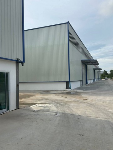 #ให้เช่าโกดังหนองขามศรีราชาชลบุรี#ให้เช่าโรงงานโกดัง 2,000-3000 ตารางเมตร????พื้นที่สีเหลือง✅ขอรง 4 ได้✴️ไฟฟ้า 500 kva????ความสูงโกดัง 9 เมตร????มีสำนักงาน????เทเลอร์เข้าออกสะดวก????ต.หนองขาม อ.ศรีราชา จ.ชลบุรี????ห่างจากท่าเรือแหลมฉบัง 24 กม.????ห่างจากนิคมอุตสาหกรรมปิ่นทอง 11 กม.✅เงื่อนไขการเช่า✅????ค่าเช่า 115บาท/ตารางเมตร     -ประกัน 3 เดือน     -ล่วงหน้า 1 เดือน     -สัญญา 3 ปี_____________________________สนใจติดต่อ