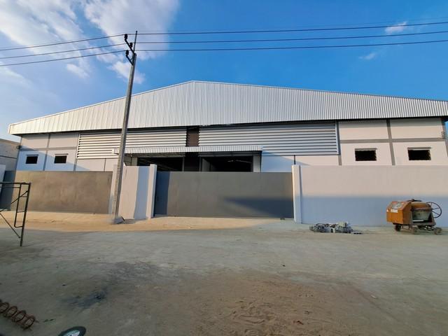 ให้เช่าโรงาน พร้อมสำนักงาน รับนํ้าหนักได้ 3-5 ตัน ไฟ 4 สาย 3 เฟส อําเภอกระทุ่มเเบน สมุทรสาคร ขอใบ รง.4 ใด้ ราคาเช่า 180,000 บาท / เดือนที่อยู่ ตําบลสวนหลวง อําเภอกระทุ่มเเบน จังหวัดสมุทรสาครติดต่อ : คุณภัสพงณ์ 0634098164Line : binkem22https://www.facebook.com/profile.php?id=61581484955548เนื้อที่ 2 ไร่ พื้นที่ใช้สอย 1,750 ตารางเมตร ประตูสูง 3 เมตร กว้าง 8 เมตร มีออฟฟิศ 2 ชั้น 10 x 9 เมตร อยู่ในพื้นที่- ไฟ 4 สาย 3 เฟส- รับนํ้าหนักได้ 3-5ตันร