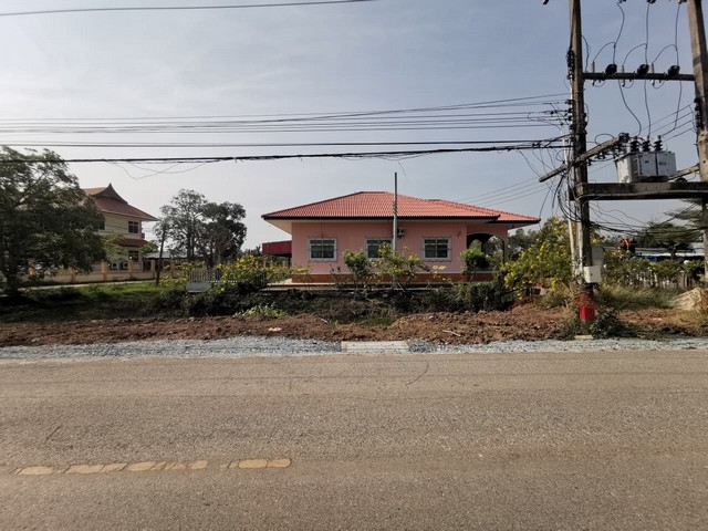  รหัสทรัพย์ (Code ID) :  PTT-26-P00482  ราคา  10,511,000 บาท (ราคาต่อรองได้) ▸ เนื้อที่  -  ตารางวา พื้นที่ใช้สอย 918 ตารางเมตร   ▸ - ห้องนอน - ห้องน้ำ    ▸ 1 ที่จอดรถ   บ้านเดี่ยวหันไปทางทิศ   พิกัดทรัพย์ :   https://maps.app.goo.gl/BwBSY36iddRoupmM6  สถานที่ใกล้เคียง ▸ใกล้โรบินสัน ไลฟ์สไตล์ ฉะเชิงเทรา ▸ใกล้โรงพยาบาลรวมแพทย์ฉะเชิงเทรา ▸ใกล้วัดผาณิตาราม ▸ใกล้สถานีอนามัยตำบลบางกรูด  สอบถามเพิ่มเติม / นัดชม โทร. 097-419-5982(พลอย) โทร. 096-93