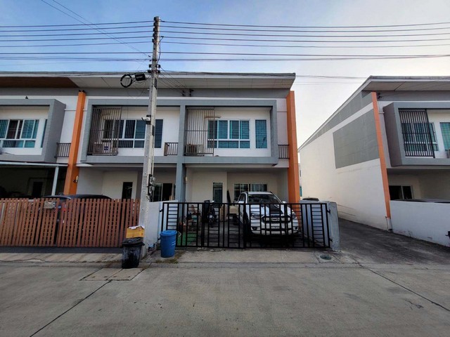  รหัสทรัพย์ (Code ID) :  PTT-26-B13627  ราคา  1,800,000 บาท (ราคาต่อรองได้) ▸ เนื้อที่  24 ตารางวา พื้นที่ใช้สอย 115 ตารางเมตร   ▸ - ห้องนอน - ห้องน้ำ    ▸ 1 ที่จอดรถ   บ้านเดี่ยวหันไปทางทิศ   พิกัดทรัพย์ :  https://maps.app.goo.gl/Zj29jBguiM5tJZY88  สถานที่ใกล้เคียง ▸ใกล้โลตัส บางบ่อ ▸ใกล้วัดบางสมัคร ▸ใกล้อนุบาลจันทรา ▸ใกล้สำนักงานที่ดินจังหวัดฉะเชิงเทรา  สอบถามเพิ่มเติม / นัดชม โทร. 097-419-5982(พลอย) โทร. 096-932-4624(ออมสิน) Line : @panaya (มี@ด้านหน้�