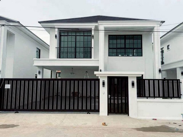 TEL : 092-288 9359 คุณดนิตาLine : https://line.me/ti/p/yxo92dHWP1ขายบ้านเดี่ยว 2 ชั้น หมู่บ้านการ์เด้นท์ ฮิลล์ ห้วยใหญ่ บางละมุง ชลบุรี ราคาขาย 6,990,000 ล้านบาท รายละเอียด : เนื้อที่ขนาด 56 ตรว. (224 ตรม.)พื้นที่ใช้สอย : 260 ตร.ม.4 ห้องนอน 5 ห้องน้ำ พร้อมเฟอร์นิเจอร์ และเครื่องใช้ไฟฟ้าบ้านทำดีนาจอมเทียนตรงข้ามศาลอัยการ บ้านติดถนนสุขุมวิทห้วยใหญ่ - นาจอมเทียนF-A15 (300)