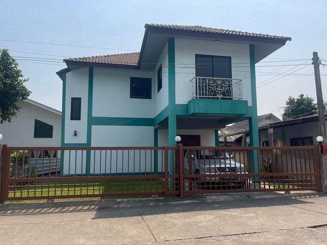 #โซนสุเทพ ลดหนักเหลือเพียง 3.9 ล้าน บ้านเดี่ยว 2 ชั้น #หลังมช. ใกล้เมือง #เหมาะทั้งอยู่อาศัยและลงทุนปล่อยเช่า พื้นที่ด้านหลังเหลือเยอะ สามารถต่อเติม/ทำสวนได้ บรรยากาศดี เป็นส่วนตัวรายละเอียดบ้านที่ดิน 77 ตารางวา (พื้นที่กว้างมาก)3 ห้องนอน | 3 ห้องน้ำจุดเด่นทำเล “หลัง มช.” ใกล้ตัวเมืองที่สุดเหมาะทำบ้านเช่า / ปล่อยนักศึกษา / Airbnbราคานี้หาไม่ได้แล้วในโซนนี้ราคาจาก 4.2 ล�