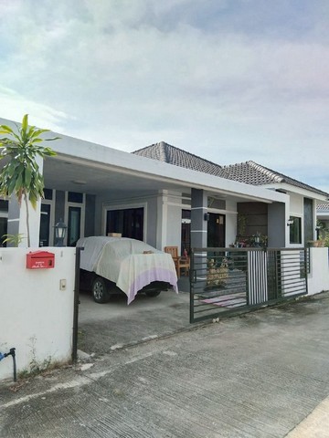 บ้านให้เช่า 15,000 บาท/เดือน #สันผักหวาน #หางดง ทำเลดี #ใกล้แยกสะเมิง – บรรยากาศเงียบสงบ #น้ำไม่ท่วม เดินทางสะดวก ใกล้ตลาดและสิ่งอำนวยความสะดวกครบ #รับสัตว์เลี้ยงรายละเอียดบ้าน• เนื้อที่ 55 ตารางวา• 3 ห้องนอน• 2 ห้องน้ำ• 1 ห้องรับแขก• 1 ห้องครัว• โรงจอดรถเครื่องใช้ไฟฟ้า• แอร์ 3 เครื่องเฟอร์นิเจอร์บ้านปัจจุบันเจ้าของยังพักอาศัยอยู่ หากมีผู้เช่าทำสัญญา สามารถย้ายออ�