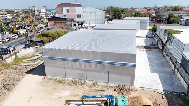 #เปิดจองพร้อมใช้งานต้น มีค.69#ให้เช่าโกดังพนัสนิคมชลบุรี#โกดังใหม่ให้เช่า – ทำเลสี่แยกพนัสนิคม จ.ชลบุรีเดินทางสะดวก ติดถนนหลัก เหมาะสำหรับเก็บสินค้า–กระจายสินค้า–โรงงานขนาดเล็ก พื้นที่สีส้ม *** ขอ รง.4 ได้ *** ทำเลดีมาก : สี่แยกพนัสนิคม (Chonburi)  มีให้เลือก 4 ขนาด (Type 2–5)▪️Type 2 : 879 ตร.ม.▪️Type 3 : 515 ตร.ม.▪️Type 4 : 667 ตร.ม.▪️Type 5 : 515 ตร.ม.- ที่จอดรถกว้าง- มีสำนักงานในตัวทุกหลัง- ไฟฟ้าพร้อม ประปาพร