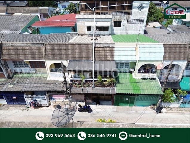 รหัสทรัพย์&nbsp;: N0928อาคารพาณิชย์ 72 ตารางวา โฮมออฟฟิศพร้อมโกดัง จรัญสนิทวงศ์ 35ที่ตั้ง ซอยจรัญสนิทวงศ์ 35 แขวงบางขุนศรี เขตบางกอกน้อย กรุงเทพฯ&nbsp;10700รายละเอียดทรัพย์&nbsp;- 13&nbsp;ห้องนอน, 6&nbsp;ห้องน้ำ, 1 ห้องนั่งเล่น,&nbsp;1 ห้องครัว, 1 ห้องทำงาน,&nbsp;3 ที่จอดรถ- ขนาดที่ดิน&nbsp;72&nbsp;ตารางวา เป็นโฮมออฟฟิส และโกดัง พร้อมมีห้องพัก- อาคารพาณิชย์ 4 ชั้น พื้นที่ใช้สอย 900 ตารางเมตร เป็นโกดัง และห้องพัก-