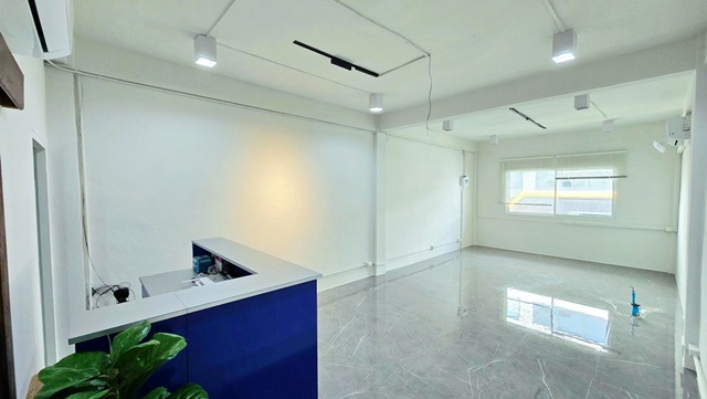 อารีย์-สะพานควาย 44 ตร.ม.BTS อารีย์200ม. Salon พร้อมที่จอดรถ สตูดิโอ 1ห้องน้ำ BTSสะพานควาย 200ม. ชั้น 4 รร.สุรศักดิ์มนตรี 2.5 กม. 24,998 B-M. ทำเลศักยภาพ เหมาะทำออฟฟิศ ร้านเสริมความงาม ร้านอาหารเดลิเวอรี่ หรือสตูดิโอ เดินทางง่าย ใกล้ และอนุสาวรีย์ชัยสมรภูมิeasy access near BTS Ari 200m. and Victory Monument  SaphanKhwai Salon  44 sq.m. parking available Studio apartment 1bathroom BTS SaphanKhwai200m.  4th floor  area 2.5km. from Surasakmontri School 24,988B-M. prime location suitable for office beauty salon delivery restaurant or creative studio ถนนพหลโยธิน แขวงสามเสน