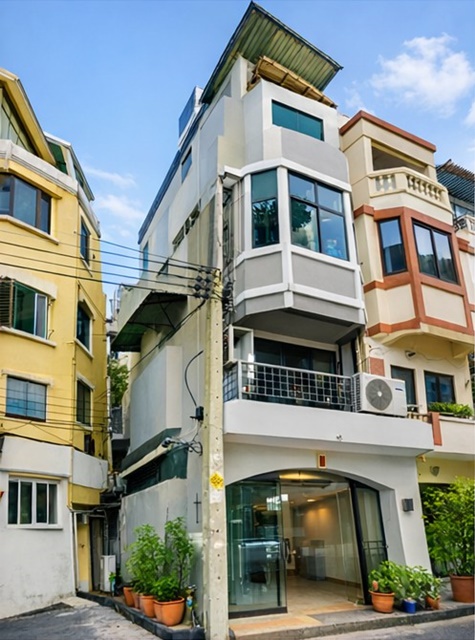 MRT รามอินทรากม6. 200ม. แฟชั่นไอส์แลนด์ 2.2 กม. นวลจันทร์ 500 ม. เพลินนารี่ มอลล์ ตลาดถนอมมิตร 2กม. อาคารพาณิชย์ให้เช่า 4.5 ชั้น ห้องริม   3 นอน 2 น้ำ. 20 ตร.วา. 330 ตร.ม. ใกล้รร.สายอักษร 500 ม. 14,998 B-M. ทำเลติดถนนรามอินทรา เหมาะสำนักงาน คลินิก หรือพักอาศัย พื้นที่กว้างขวาง รองรับธุรกิจหลากหลายfor rent Rimindra KM6.200m. Nuanchan 500m. Fashion Island, 2.2 km. Plearnary Mall, Thanommit Market, 2 km. 4.5 story commercial building corner unit 3 bed 2 bath 20 sq.wa. 330 sq.m. Near Sai Aksorn School 500 m. 14,998 THB per month Prime location on Ramintra Road Suitable for 