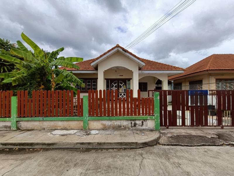   ขาย บ้านเดี่ยว/ทาวน์เฮ้าส์/คอนโด โครงการ  ขาย บ้านเดี่ยว ศศิธร 9 เสาไห้  ถนน พิชัยรณรงค์สงคราม (ทล.3041) ตำบล สวนดอกไม้ อำเภอ เสาไห้ จังหวัด สระบุรี  ราคาโปรโมชั่น  1,652,000    บาท    ลดจาก   1,900,000   บาท ราคาโปรโมชั่นตั้งแต่วันที่  2 มีนาคม - 31 พฤษภาคม 2569  รายละเอียดทรัพย์ -  เนื้อที่ 50.00 ตร.ว.  พื้นที่ใช้สอย 88.00 ตร.ม.  -  บ้านหันไปทางทิศ ตะวันออกเฉียงเหนือ  พิกัดทรัพย์ : https://maps.app.goo.gl/twp8Zw4nMs9YJGFH7  สถานที่ใก�