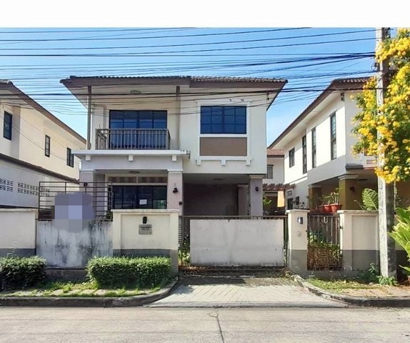  รหัสทรัพย์ (Code ID) :  PTT-26-P00967  ราคา  3,000,000 บาท (ราคาต่อรองได้) ▸ เนื้อที่ 43.20 ตารางวา  พื้นที่ใช้สอย 130 ตารางเมตร   ▸ - ห้องนอน - ห้องน้ำ    ▸ 1 ที่จอดรถ   บ้านแฝดหันไปทางทิศ   พิกัดทรัพย์ :  https://maps.app.goo.gl/amSGWRjT9VKAL3Fp7  สถานที่ใกล้เคียง ▸ใกล้ตลาดเทิดไท ลาดกระบัง ▸ใกล้ตลาดนัดสุวรรณภูมิ ▸ใกล้โรงพยาบาลบางเสาธง ▸ใกล้สยาม พรีเมี่ยม เอาท์เล็ต กรุงเทพ  สอบถามเพิ่มเติม / นัดชม โทร. 097-419-5982(พลอย) โทร. 096-932-4624(ออมสิ�