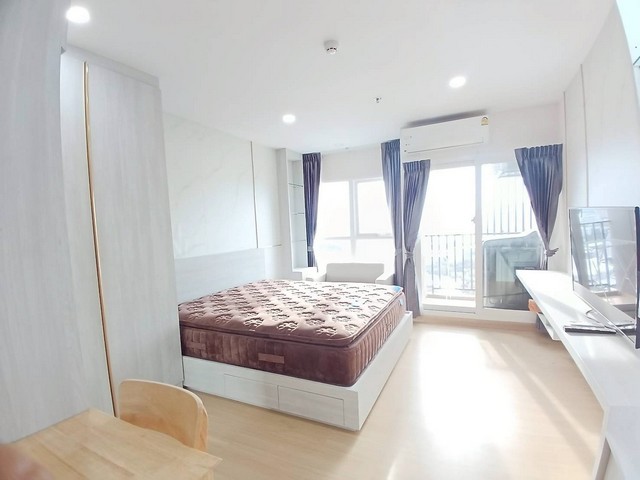 LVPU53449 ขาย Supalai Veranda รามคำแหง Active Condominium พร้อมอยู่ ส่วนกลางขนาดใหญ่ ติดรถไฟฟ้าสายสีส้มราคาขาย : 2.8 ล้านบาท   ที่ตั้ง : ถนนรามคำแหง แขวงหัวหมาก เขตบางกะปิ กทม.ชื่อโครงการ : ศุภาลัย เวอเรนด้า รามคำแหง Supalai Veranda Ramkhamhaeng Active Condominiumรายละเอียด :- ขนาดห้อง: 30 ตร.ม. - ชั้น 32 ตึก A วิวสนามกีฬา  - บิ้วอิน- ทีวี ตู้เย็น เครื่องซักผ้า เตาไมโครเวฟ โต๊ะทำงาน เตียง โซฟา เครื่องทำน้ำอุ่นสิ่งอำนวยความสะดวก:- สระ�