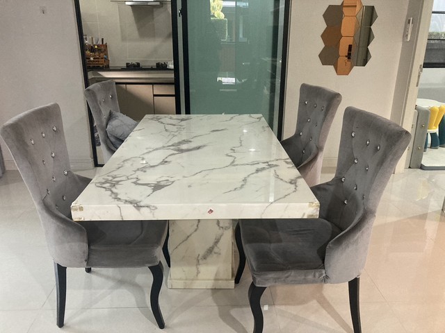 RHT2544ให้เช่าบ้านเดี่ยว 2ชั้น ใกล้เดอะเซอร์เคิล ราชพฤกษ์ โรงพยาบาลศิริราช หลังมุม ย่านจรัญสนิทวงศ์และปิ่นเกล้า หมู่บ้านเศรษฐศิริ จรัญปิ่นเกล้า 1เนื้อที่ 68 ตร.วา พื้นที่ใช้สอย 202 ตร.ม.4 ห้องนอน 3 ห้องน้ำ จอดรถได้ 2 คันสนใจติดต่อคุณเจี๊ยบ 092-851-6969Line:keti2522ราคาเช่า เดือนละ 55,000บาท  สัญญาขั้นต่ำ 1 ปี มัดจำ 2 เดือนสัญญาขั้นต่ำ1ปี หมู่บ้านเศรษฐสิริ จรัญ ปิ่นเกล้า ถนน เลียบทางรถไฟตลิ�