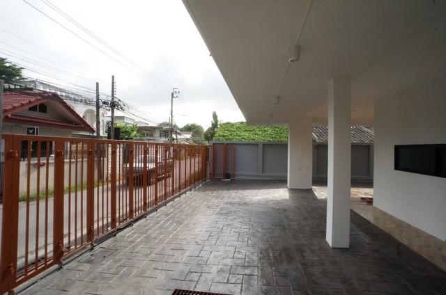 ขายคอนโด เมโทรพาร์ค สาทร ชั้น 8 ขนาด 31 ตรม ห้องสภาพดีมาก ไม่เคยปล่อยเช่า *** ราคาขาย 1.29 ลบ. ****** สนใจติดต่อ 089-175-6462 ***รายละเอียด (C1-0410)- คอนโด ชั้น 8 - พื้นที่ใช้สอย 31 ตร.ม. - ขนาด  1 ห้องนอน, 1 ห้องน้ำชื่อโครงการ : เมโทร ปาร์ค สาทร / Metro Park Sathornที่ตั้ง : ถนนกัลปพฤกษ์ แขวงบางหว้า เขตภาษีเจริญ กทม.สถานที่สำคัญใกล้เคียง :-Metro West Town คอมมูนิตี้มอลล์หน้าโครงการ แหล่งช็อป ทันสมัย ทั้ง MaxValu ซุปเปอร์มาร์เก