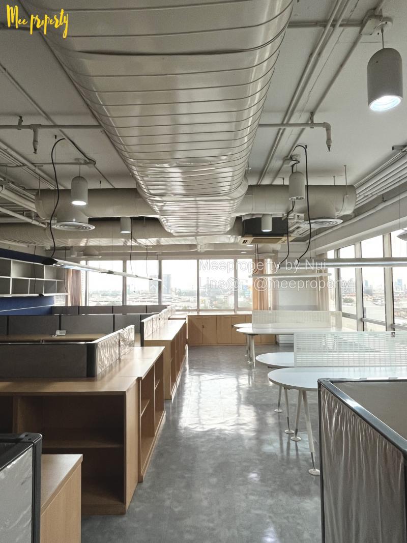 ออฟฟิศให้เช่า ใจกลางสุขุมวิทตึก Richmond Tower #สุขุมวิท 26 (BTS พร้อมพงษ์)#ห้องมุม ชั้น 10 พื้นที่ใช้สอย 209.63 ตร.ม.ทำเลทอง ใจกลางเมือง เหมาะสำหรับบริษัทที่ต้องการภาพลักษณ์ระดับพรีเมียมพิกัดที่ตั้ง75อาคารริชมอนด์ สุขุมวิท 26 แขวงคลองตัน เขตคลองเตย กรุงเทพมหานคร 10110พิกัดแผนที่https://share.google/hcj4cLAsdajjCIfhaราคาเช่า  85,000 บาท จุดเด่นห้องห้องมุม รับแสงธรรมชาติเต็มที่ พร้อมวิวเมืองกว้างห้องทำงาน�