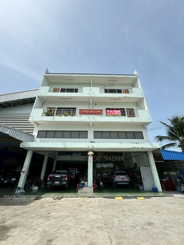 ขายที่ดินพร้อมสิ่งปลูกสร้างติดถนนบรมที่ดินทำเลดีนครชัยศรี ที่ดินนครปฐมติดถนนต.ขุนแก้ว อ.นครชัยศรี จ.นครปฐมรายละเอียด- เนื้อที่ 1 ไร่ 67 ตารางวา- มีสิ่งปลูกสร้าง 3 ชั้นครึ่ง- มีโครงหลังคาใหญ่- จอดรถได้เยอะมากสถานที่ใกล้เคียง- พิพิธภัณฑ์หุ่นขี้ผึ้งไทย- สำนักงานที่ดินจังหวัดนครปฐมสาขานครชัยศรี- ติดถนนบรมราชชนนีขาย 36,000,000 บาทสอบถามคุณปุ้ยTel : 062 - 5566954Line ID : 0616649897_________________________