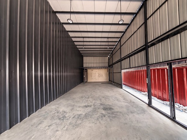 ให้เช่าโกดังพร้อมออฟฟิศสร้างใหม่ย่านเลียบด่วน เริ่มต้น 120 ตรม. Minimal เรียบหรู ซอยโยธินพัฒนา 3 ทำเลดี พร้อมใช้งาน *** ราคาเช่า 38,000 บาท/เดือน   ติดต่อ:: ชยา โทร/ID Line:: 0942823961   Link Line:: https://line.me/ti/p/3xFA1An8Kcรหัส# T26-332โกดังพร้อมออฟฟิศสร้างใหม่ย่านเลียบด่วน  Minimal เรียบหรู ซอยโยธินพัฒนา 3 ทำเลดี พร้อมใช้งาน-- โกดังกึ่งออฟฟิศ มินิมอล เรียบหรู ทำเลดี พร้อมใช้งาน จอดรถสะดวก เดินทางง่าย-- เข้าออกได้หลายท