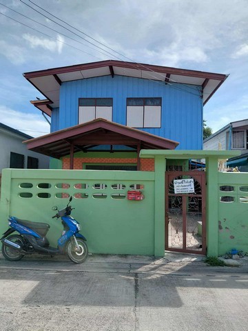 ขาย/ให้เช่า บ้านเดี่ยว 2 ชั้นรีโนเวทใหม่ ในซอยเพชรเกษม 69 (ซอยบุญช่วย) พื้นที่41 ตารางวา##สนใจติดต่อโทร0624632415 รุ่งทิพย์##รายละเอียดและที่ตั้งทรัพย์-บ้านเดี่ยว 2 ชั้นรีโนเวทใหม่ เนื้อที่ 41 ตารางวา-จำนวน 4 ห้องนอน 3 ห้องน้ำ ห้องโถงใหญ่พร้อมห้องครัว สามารถจอดรถในบ้านและหน้าบ้านได้-ตั้งอยู่ในซอยเพชรเกษม 69 เขตหนองแขม กรุงเทพฯ-ในซอยเพชรเกษม 69 ถนนเข้าและออกสะดวกสามารถเข้�