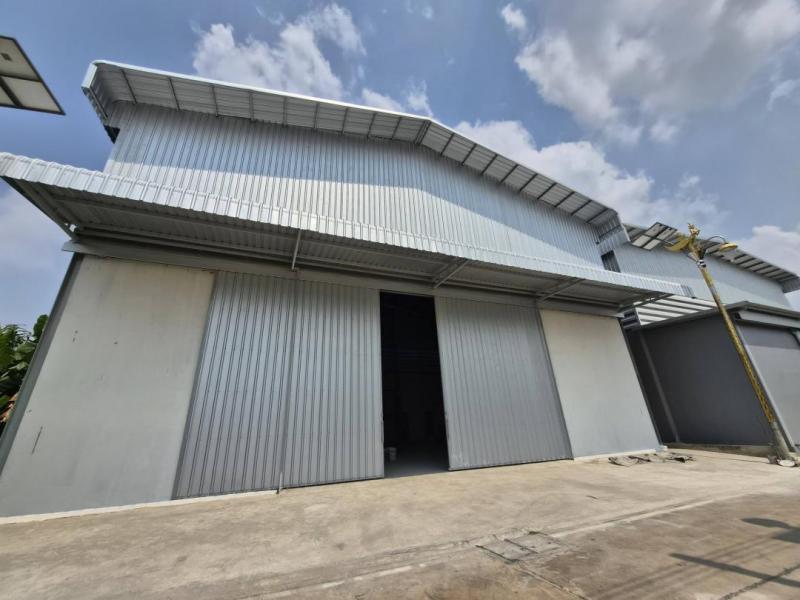 ให้เช่าโกดัง ซอยลาดกระบัง 14/1 พื้นที่ 400 ตารางเมตร พื้นรับน้ำหนัก 3-5 ตัน ที่จอดรถ 5-7คัน( RK936 )ติดต่อAgent : คุณเด่นชัย: 09-8481-8989:06-2839-4747ID Line :0984818989: https://line.me/ti/p/ezz8HbMifzWhatsApp :+66984818989: แอดไลน์ แคปหน้าจอสอบถามได้เลยครับโกดัง โรงงาน คลังสินค้า ซอยลาดกระบัง 14/1พื้นที่ 400 ตารางเมตรพื้นรับน้ำหนัก 3-5ตันสูง10-12 เมตร หลังคาสูงโปร่งที่จอดรถ 5-7คันห้องน้ำ 2 ห้องที่ตั้ง แขวงลาดกระบัง เขตลาดกระบัง กรุงเทพมหานคร 10520รา