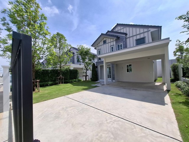 LV53473 ให้เช่า ทาวน์โฮมและบ้านเดี่ยว Villaggio 3 ศรีนครินทร์-บางนา บรรยากาศใหม่ Camping Ville ทำเลต้นบางนา ใกล้ MEGA บางนาราคาเช่า : 85,000 บาท/เดือน พร้อมเข้าอยู่ (สัญญาขั้นต่ำ 1 ปี ประกัน 2 เดือน + ล่วงหน้า 1 เดือน)ที่ตั้ง : ถ.เลียบคลองหลวงแพ่ง ต.บางแก้ว อ.บางพลี จ.สมุทรปราการ 10540ชื่อโครงการ : วิลลาจจิโอ 3 ศรีนครินทร์-บางนา Villaggio 3 Srinakarin-Bangnaรายละเอียด :- ที่ดิน 74.8ตร.ว - พื้นที่ใช้สอย 153 ตร.ม - 4 ห้องนอน - 3 ห้องน้�