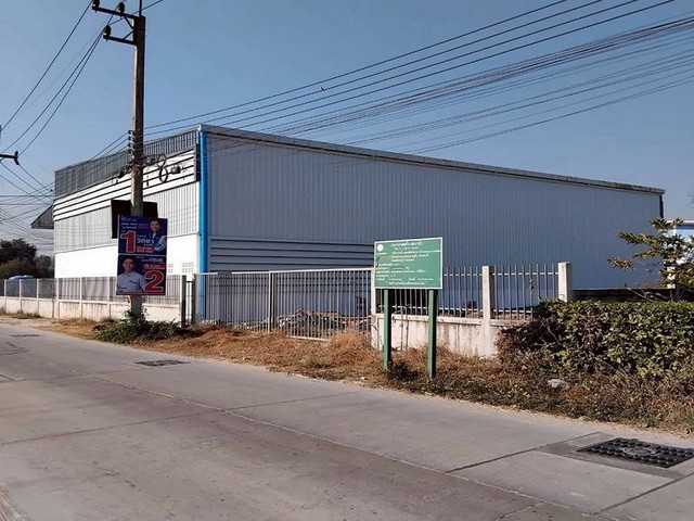 TEL:088-559 5199 คุณเอLine:https://line.me/ti/p/C0eGe0whLXขาย โกดังสร้างใหม่ ชลบุรี ผังสีเหลืองอ่อนติดถนน 2 ด้าน มีรั่ว ส่วนตัว ปลอดภัย แบบ Standaloneที่ตั้ง ต.นาป่า อ.เมือง จ.ชลบุรีขาย 12,000,000 บาทค่าใช้จ่ายธุรกรรม ออกคนละครึ่งมัดจำก่อนทำสัญญาตามตกลงสัญญาอื่นๆตาม หนังสือสัญญาขายถนนท้องคุ้ง-หนองรี ซ.13 (เส้นข้ามมอเตอร์เวย์ นาป่า-สำนักบก)ไฟฟ้า 380v. 15/45A เดินไฟ 220V รอบตัวอาคาร เรียบร้อย เนื้อที่ทั้งหมด 3 งาน 48 ตรว