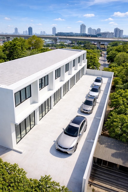 พื้นที่ใช้สอย 820 ตร.ม.103 ตร.วา.BTS สุรศักดิ์ 300 ม.4 นอน 4 น้ำ โกดัง 2 ชั้น 6 คูหา 119,998 B-M.รีโนเวทใหม่ ใจกลางเมือง ใกล้รร.กรุงเทพคริสเตียน 2 กม. เหมาะเก็บสินค้า ออฟฟิศ และธุรกิจ พร้อมที่จอดรถ 8 คัน  เดินทางสะดวก เชื่อมต่อหลายเส้นทางหลัก และทางด่วนได้สะดวก300 m. from BTS Surasak 4 bed 4 bath 820 sq.m. usable area 103 sq.wa. 2 story warehouse with 6 units rent 119,998 B-M. newly renovated city center 2 km. from Bangkok Christian School suitable for warehousing office and business includes parking for 8 cars convenient access to main roads and expresswaysถ. เจริญราษฎร์ สา�