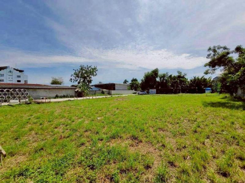 T.438ขายที่ดิน 2แปลงติดกัน  สุขุมวิท101 ซอยปุณณวิถี39 ที่ตั้ง บางจาก พระโขนง กรุงเทพฯ 10260- 1 ไร่ 3 งาน 64 ตร.ว ( 764 ตารางวา) 2แปลงติดกัน -ถมแล้ว1แปลง อีก1แปลงยังไม่ได้ถม- หน้ากว้างติดถนนประมาณ 100เมตร ลึกประมาณ 28เมตร- ถนนในซอยกว้างประมาณ 6-7เมตร- แปลงที่ดินห่างจากถนนซอยสุขุมวิท101ประมาณ 500 เมตร- แปลงที่ดินห่างสถานีรถไฟฟ้าปุณณวิถีประมาณ 2กิโลเมตร- ผังสีส้มสถานที่ใกล้เคียง-BTS สถานีปุณณ�