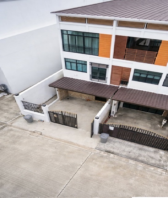 หมาะอยู่อาศัย ใกล้รร.สาทร ตลาดกัลปพฤกษ์ ใกล้เดอะมอลล์ บางแค 2.8 กม.25 ตร.ว.ให้เช่าทาวน์โฮม 3 ชั้น 3 นอน 3 น้ำ 300 ตร.ม.ติดส่วนกลาง 23-24,499 B-M.ขสย 4.49 ลบ.เเลิศหล้า กัลปพฤกษ์ 2.2 กม.ทำเลศักยภาพ ติดถนนใหญ่กัลปพฤกษ์ ทางด่วนดาวคะนอง-พระราม2 สะดวกทุกการเดินทาง วงแหวน-กาญจนาภิเษก The Mall BangKhae 2.8km. 25sq.wa. Sathorn Kanlapaphruek Market For rent 3story townhome 3bed 3bath 300sq.m. 23-24,499 THB per month sale price 4.49 million THB ideal for living near Lertlah School Kanlapaphruek 2.2 km. prime location on Kanlapaphruek Road with access to Kanchanaphisek RingRoad DaoKhanon