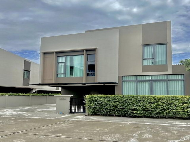 ขายบ้าน เดี่ยว โครงการ บ้านกลางเมือง ดิ อิดิชั่น สุขุมวิท-อ่อนนุช ซอยอ่อนนุช70/1 ตกแต่งสวยโครงการจาก AP แบบบ้าน NEELAM & GOMED ดีไซน์ใหม่ 2+ ชั้นติดต่อ คุณปอ : 061 619 8565ID line: 061 619 8565แอดไลน์กดที่ลิงค์นี้ได้เลยครับ : https://line.me/ti/p/zu0mm-ozFXติดต่อ คุณบิว : 081 252 3279 ID line: 061 787 9691แอดไลน์กดที่ลิงค์นี้ได้เลยครับ : https://line.me/ti/p/SR5Ehdv_q-** รหัส BT100ราคาขาย 11,900,000 บาท ค่าโอนค่าภาษีคนละครึ่ง- บ้านเดี่ยว บ้านกลางเมือง ดิ อิดิชั่น สุ�