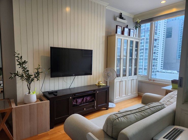 ใกล้ BTS ราชเทวี, BTS พญาไท, Airport Link, รถไฟฟ้าสายสีส้มสถานีราชเทวีใกล้แยกราชเทวี  &nbsp;  ขายคอนโดวิลล่าราชเทวี ห้องสตูดิโอ ขนาด 39.33 ตรม. ชั้น 16  ตกแต่งพร้อมอยู่ แบ่งเป็นสัดส่วน 1 ห้องนอน 1 ห้องน้ำ ส่วนนั่งเล่นดูทีวี ส่วนทำงาน/อ่านหนังสือ  ห้องสภาพดีมาก สีเอิร์ธโทนดูอบอุ่น  แบ่งโซนห้องนอน แยกส่วนนั่งเล่นและทำงานเป็นสัดส่วน  &nbsp;  เฟอร์นิเจอร์พร้อมอยู่ โซฟา เคาเตอร์ครัว �