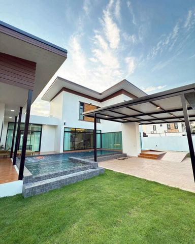 โซนสันกำแพง ขาย 8.29 ล้าน พูลวิลล่าสวย #สไตล์โมเดิร์น สุดยอดทำเลทองกลางย่านเศรษฐกิจสันกำแพง เพียง 800 ม. จากข่วงสันกำแพง เดินทางสะดวกทุกเส้นทางรายละเอียดบ้านที่ดิน 102 ตร.ว.พื้นที่ใช้สอยกว้างขวาง4 ห้องนอน | 4 ห้องน้ำพูลวิลล่าหรูพร้อมเฟอร์นิเจอร์บิ้วอินพรีเมียมครบทุกฟังก์ชัน รองรับทุกไลฟ์สไตล์การอยู่อาศัยราคาขาย 8.29 ล้านบาทสิ่งอำนวยความสะดวกใกล้บ้านตลาด, 7-11, Lotus, �