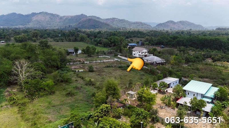 สนใจมาเที่ยวชมโทร ติดต่อ นกได้หลายช่องทางนะคะโทร. 061-494-9665โทร. 063-635-5651 (เบอร์นี้ไลน์เต็มค่ะ)ไลน์ไอดี : @nyland789(ไลน์คลิ๊กแล้วทักมาได้เลยค่ะ) https://lin.ee/R8sP0rj____________________________ที่สวยวิวเขา 250 ตรว. ตรว. 1.5 ล้าน ลดเหลือ 1.3 ล้าน(มีให้เลือก 2 แปลงค่ะ)ต.เขาพระ อ.เมืองนครนายก จ.นครนายกรูปที่สวยหน้ากว้างประมาณแปลงละ 20 เมตร หันหน้าทิศตะวันออก ถนนกว้าง 8 เมตร อบต.กำลังเตรียมงบเทคอนกรีตค่ะมีไฟฟ้า ประปา เ�