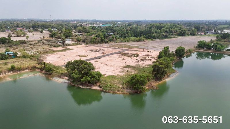 สนใจมาเที่ยวชมโทร ติดต่อ นกได้หลายช่องทางนะคะโทร. 061-494-9665โทร. 063-635-5651 (เบอร์นี้ไลน์เต็มค่ะ)ไลน์ไอดี : @nyland789(ไลน์คลิ๊กแล้วทักมาได้เลยค่ะ) https://lin.ee/R8sP0rj____________________________ที่ดินริมเลคสุดสวย ใกล้ แยก จปร. แปลงละ 1.8-1.9 ล้าน ตกตรว.ละ 4,500-5,500 ค่ะต.พรหมณี อ.เมืองนครนายก จ.นครนายกโฉนดครุฑแดงรูปที่สวย หน้ากว้างประมาณ 21-25 เมตร  ถนนกว้าง 7 เมตร มีเพื่อนบ้าน ไฟฟ้า ประปาแปลงติดเลคแปลงที่ 1-5ตรว.ละ 5,500 (แปลงล�