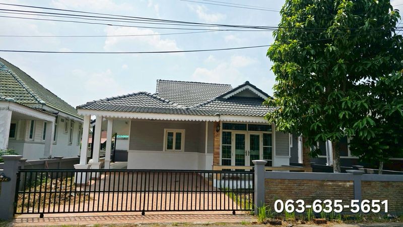 สนใจมาเที่ยวชมโทร ติดต่อ นกได้หลายช่องทางนะคะโทร. 061-494-9665โทร. 063-635-5651 (เบอร์นี้ไลน์เต็มค่ะ)ไลน์ไอดี : @nyland789(ไลน์คลิ๊กแล้วทักมาได้เลยค่ะ) https://lin.ee/R8sP0rj____________________________บ้านเดี่ยว ใกล้ แยก จปร.โครงการภูชะโงก 60 ตรว. 2.4 ล้าน ลดเหลือ 2.2 ล้านต.พรหมณี อ.เมืองนครนายก จ.นครนายก เครดิตรดีหลังนี้กู้เกินได้เป็นแสนค่ะตัวบ้านหันทิศเหนือ บ้านเลขที่ 111/8พื้นที่ใช้สอยรวมลานจอดรถประมาณ 200 ตรม. 2 ห้องนอ�