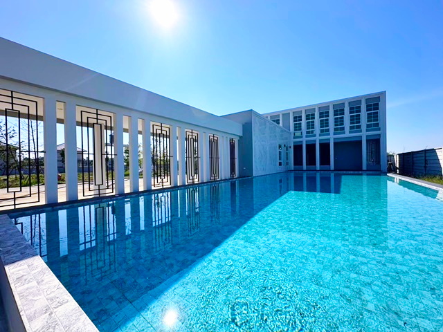 อยู่วิทยา ใกล้ มเทคโนโลยีมหานคร 900ม. บิ๊กซี หนองจอก2.23กม. แม็คโคร หนองจอก2.23กม. 4นอน 3น้ำ 5แอร์ บ้านเดี่ยว 2ชั้น สระว่ายน้ำ 52ตร.วา 200ตร.ม. โครงการคุณภาพ  เหมาะอยู่อาศัยหรือโฮมออฟฟิศ บรรยากาศสงบ เป็นส่วนตัว พร้อมเฟอร์ครบYuwittaya swimming pool house prime NongChok BigC NongChok 2.23km Makro NongChok 2.23km. 4bed 3bath Mahanakorn University of Technology. 900m. 52sq.wa 200 sq.m. 2 story sfor residence or home office quiet and private fully furnishedถนนอยู่วิทยา แขวงกระทุ่มราย เขตหนองจอก กรุงเทพมหานคร52 ตร.วา 200 ตร.ม.52 sq wa