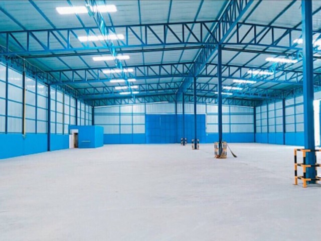 RK0897 ให้เช่าโกดังหลายขนาด ติดถนนกิ่งแก้ว บางนา ตราด กม. 12 ฝั่งขาเข้า มีจุดกลับรถหน้าโกดัง รถเทเลอร์40ฟุตเข้าออกสะดวกโกดังหลายขนาด ติดถนนกิ่งแก้ว บางนา ตราด กม 12ที่ตั้ง  ตำบลบางพลีใหญ่ อำเภอบางพลี จังหวัดสมุทรปราการ. 200 ตรม 24,000฿300 ตรม 33,000฿600 ตรม 60,000฿900 ตรม 90,000฿532 ตรม 63,000฿ โกดังใหม่ใกล้สนามบินสุวรรณภูมิ ทำเลดี ติดถนนใหญ่ กิ่งแก้วมีจุดกลับรถหน้าโกดัง รถเทเลอร์40ฟุตเข้าออกส�