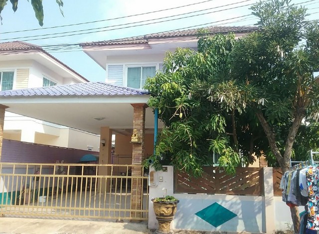   ขาย บ้านเดี่ยว/ทาวน์เฮ้าส์/คอนโด โครงการ ขาย บ้านแฝด  เขตหนองจอก กรุงเทพมหานคร  แขวงหนองจอก เขตหนองจอก กรุงเทพมหานคร    ราคาโปรโมชั่น  2,325,000    บาท    ลดจาก   3,410,000     บาท  ราคาโปรโมชั่นตั้งแต่วันที่  13 มีนาคม - 31 พฤษภาคม 2569  รายละเอียดทรัพย์ -  เนื้อที่ 0-0-44  ตารางวา  -  ห้องนอน  ห้องน้ำ  -  ที่จอดรถ  -  บ้านหันไปทางทิศ ใต้  พิกัดทรัพย์ : https://maps.app.goo.gl/Eu9WSqVTfQ7RQk8i7  สถานที่ใกล้เคียง   - เทสโก้โลตัส - บิ๊ก�