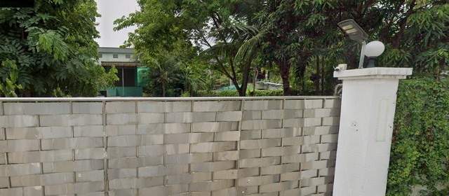 สนใจติดต่อ: โดม รัชดา โทร: 065-586-9872ไลน์ไอดี: giantmw หรือ @yem0202nF/B: https://bit.ly/3vdegO8Fanpage: https://bit.ly/488TrlDWebsite: www.lifewave.com.//ปรับราคาลง//ขายสำนักงาน+คลังสินค้า 2 ชั้น (ซ.ลาดพร้าว 64) พร้อมที่ดิน 352 ตร.ว. ราคา 28 ล้านบาท .รายละเอียดทรัพย์: 1) บ้านชั้นบน: โกดัง หรือคลังเก็บสินค้า2) บ้านชั้นล่าง: สำนักงาน 3) ใต้ถุนบ้านชั้นล่าง: โรงจอดรถ, ห้องเก็บของ, ห้องครัว และห้องแม่บ้าน4) พื้นที่ด้านหน้าเป็นลานจอดรถ & ลานปลูกต้นไม้5) �