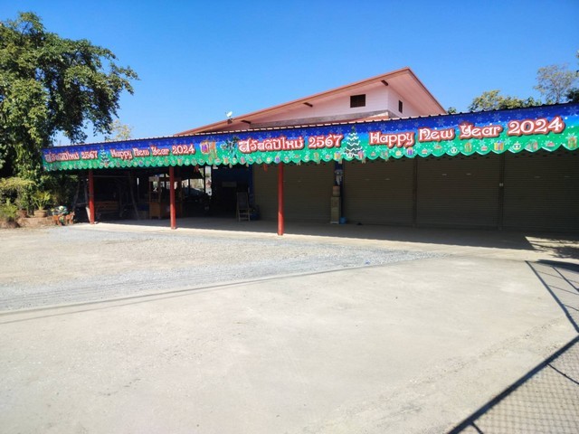 สนใจติดต่อ: โดม รัชดา โทร: 065-586-9872ไลน์ไอดี: giantmw หรือ @yem0202n.ขายบ้าน, สำนักงาน และโกดัง+ที่ดินสวนผลไม้หลากหลายชนิด, บ้านทุ่งศาลา ต.ดอนเปา อ.แม่วาง จ.เชียงใหม่ (18-3-24 ไร่ / 7,524 ตร.ว.), ทั้งหมด 16,000,000 บาทเท่านั้น (ค่าโอน 50:50)!!!.รายละเอียดทรัพย์: 1. พื้นที่ใช้สอยของบ้าน 3 ห้องนอน 3 ห้องน้ำ, สำนักงาน & โกดัง ประมาณ 1,728 ตร.ม.2. เนื้อที่ดิน 18-3-24 ไร่ (6,324 ตารางวา)3. ที่ดินหน้ากว้าง 185 เมตร  ลึก 207 เมตร 4. ที่ดินติด�