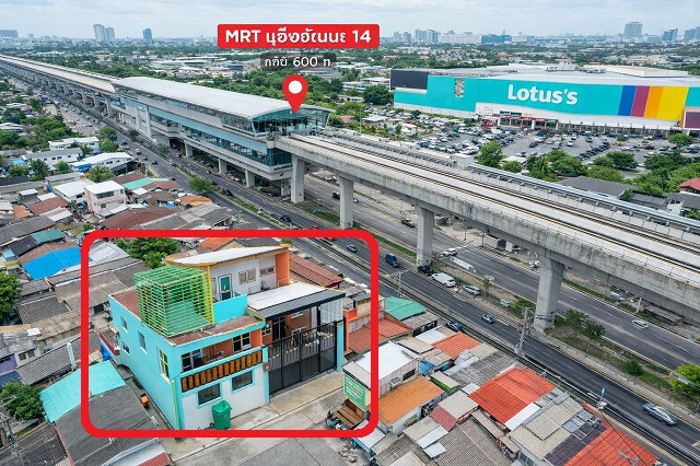 ใกล้ MRT แจ้งวัฒนะ14 600ม.  ทำเลเงียบสงบ 3นอน 2น้ำ และตลาดเมืองทอง 24ตร.ว. 192ตร.ม. ทาวน์เฮาส์ 2ชั้น ตกแต่งใหม่ครบ 12,999B-M. ทำเลแจ้งวัฒนะ ใกล้รพ. มงกุฏวัฒนะ 500 ม.แหล่งไลฟ์สไตล์ และศูนย์แสดงสินค้าเมืองทองธานี  เดินทางสะดวก ใกล้ถนนใหญ่near MRT Chaengwattana14 600m. Quiet location 3bed 2bath MuangThong Market 24sq.wa. 192sq.m. 2story townhouse newly renovated fully furnished 12,999B-M located in Chaengwattana near Mongkutwattana Hospital 500 m. lifestyle amenities and Muang Thong Thani Exhibition Center convenient transportation close to major roadsถนนแจ้งวัฒนะ สรงประภา แขวงทุ่งส�
