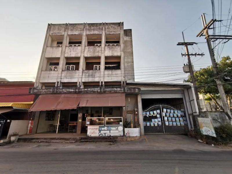    ขายอาคารพาณิชย์ กุดป่อง จังหวัดเลย ราคาโปรโมชั่น ลดพิเศษ  ซอย ร่วมใจ 8 ถนน ร่วมใจ ตำบล กุดป่อง อำเภอ เมืองเลย จังหวัด เลย  ราคาโปรโมชั่น  8,511,000  บาท    ลดจาก  10,299,000  บาท ราคาโปรโมชั่นตั้งแต่วันที่  2 มีนาคม - 31 พฤษภาคม 2569  รายละเอียดทรัพย์ -  เนื้อที่ 157.40 ตร.ว.   พื้นที่ใช้สอย 944 ตร.ม. -  บ้านหันไปทางทิศ ตะวันออก  พิกัดทรัพย์ : https://maps.app.goo.gl/KCbwf5SqnyqhbhPS7  สถานที่ใกล้เคียง   -  ตลาดไทเลย  0.09 กม. -  โรงพยาบ