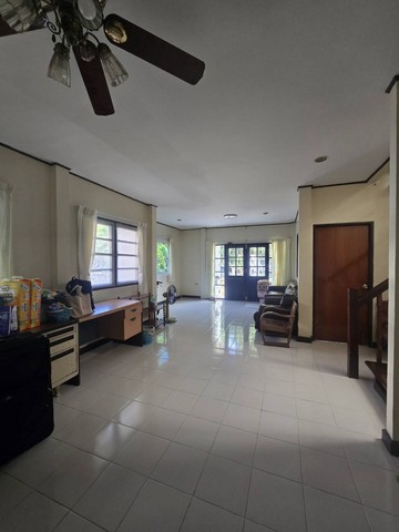 บ้านเดี่ยว 2 ชั้น ขายด่วน 3.7 ลบ หมู่บ้าน สีวลี ติวานนท์ 4นอน2น้ำ1ครัว ใกล้โรงเรียน พิชยศึกษา กับ โรงเรียนอัมพรไพศาล ใกล้วัดกู้-ม.สีวลี ติวานนท์ บางพูด ปากเกร็ด-เนื้อที่ 56 ตร.ว.-4 ห้องนอน 2 ห้องน้ำ 1 ห้องรับแขก 1 ห้องครัวติดต่อ แตง โทร.0888 95 6161 ไลน์ : infiniteplus-มีระบบความปลอดภัย24ชม.-โครงการ Land&House-ใกล้ โรงเรียนอัมพรไพศาล และโรงเรียน พิศยศึกษา สะพานพระราม 4, ศูนย์ราชการเฉลิมพระเกียรติ,