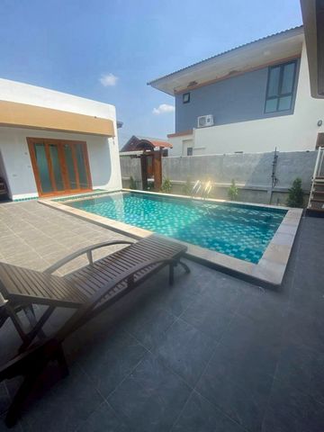 ให้เช่า 120,000 บาท/เดือน เนื้อที่รวม 200 ตรว. #ไชยสถาน #สารภี บ้านพูลวิลล่า 2 หลัง บนที่ดินผืนใหญ่ ทำเลดี #เหมาะทั้งอยู่อาศัย ทำออฟฟิศ หรือทำธุรกิจ รองรับครอบครัวใหญ่ได้สบายรายละเอียดทรัพย์บ้าน 2 ชั้น 1 หลัง + บ้านชั้นเดียว 1 หลังเนื้อที่รวม 200 ตารางวา (หลังละ 100 ตารางวา)บ้าน 2 ชั้น4 ห้องนอน1 ห้องโถง1 ห้องประชุมบ้านชั้นเดียว5 ห้องนอน1 ห้องประชุมทำเล: ไชยสถาน สารภีเดินทางสะดวก �