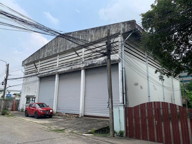 ให้เช่าโกดัง ย่านแจ้งวัฒนะ หลักสี่ ใกล้ MRT ศูนย์ราชการ และ MRT แจ้งวัฒนะ 14 ผังเมืองสีแดง เหมาะสำหรับยิม ฟิตเนส โชว์รูมสินค้า ร้านอาหารขนาดใหญ่ราคาเช่า 110,000 บาท / เดือน ( สัญญาครั้งละ 3 ปี ล่วงหน้า 1 เดือน ประกัน 3 เดือน )ที่ตั้ง ถนนแจ้งวัฒนะ ซอยแจ้งวัฒนะ เขตหลักสี่ แขวงทุ่งสองห้อง กรุงเทพมหานคร 10210ติดต่อ : คุณภัสพงณ์ 0634098164Line : binkem22https://www.facebook.com/profile.php?id=61581484955548เนื้อที่ 151 ตารางวา จำนวน 1 ช�