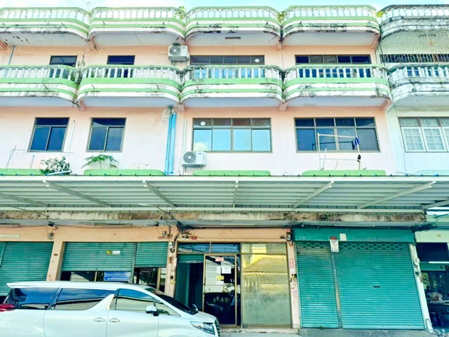 กัลปพฤกษ์ สามแยกบางบอน 900 ม. บางบอน1 อาคารพาณิชย์ 3.5 ชั้น 3 นอน 3 น้ำ ตลาด Meedee 700 ม. 18 ตร.ว. 230 ตร.ม. 14,999-16,499 B-M. ทำเลบางบอน 1 เหมาะค้าขาย หรืออยู่อาศัย ใกล้ถนนกัลปพฤกษ์ เดินทางสะดวก แหล่งชุมชนหนาแน่นkalpapruek BangBon1 900m. 3.5 story commercial building with 3 bed 3 bath 700 m. from Meedee Market 18 sq.wa. 230 sq.m. rent 14,999-16,499 B-M prime location in Bang Bon 1 ideal for business or residential use close to Kanlapaphruek Road convenient transportation in a densely populated areaถ.กัลปพฤกษ์ เอกชัย แขวงบางบอนเหนือ เขตบางบอน กรุงเทพมหานครอาคารพาณิชย์ 3.5 ชั้