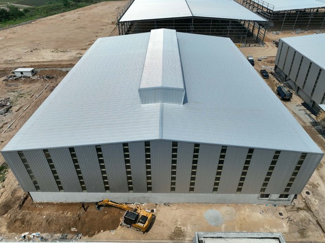 #ให้เช่าโกดังปลวกแดงระยอง#โกดังระยองให้เช่า 2,200 ตารางเมตร♒สีม่วงลาย ????มาบยางพร ปลวกแดง อยู่ใจกลางระหว่างนิคมอุตสาหกรรมบ่อวินระยอง เป็นพื้นที่ธุรกิจ ที่ถนนสะดวกต่อการขนส่ง ในทิศทางต่างๆ ✅เงื่อนไขการเช่า:????ค่าเช่า 150 บาท/ตารางเมตร     ประกัน 4 เดือน     ล่วงหน้า 1 เดือน✅รายละเอียด:????ขนาดโกดัง 2,200 ตารางเมตร????โกดังสูง 10 เมตร ????ไฟฟ้า 3 เฟส????ทําประชาพิจารณ์เรียบร้อยแล้ว ????�