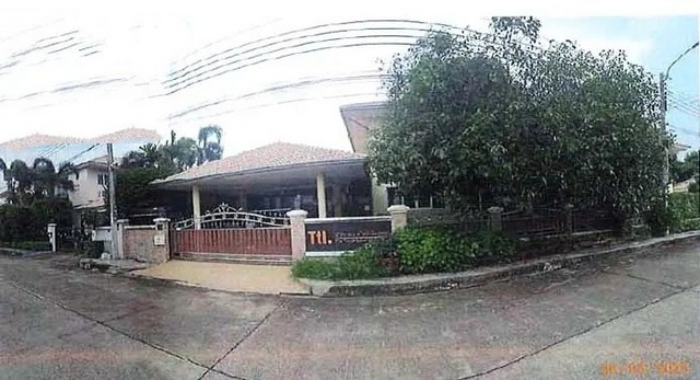   ขายบ้านเดี่ยว โครงการ ศุภาลัย พาร์ควิลล์ ร่มเกล้า-สุวรรณภูมิ  ราคาโปรโมชั่น  ถนน ร่มเกล้า แขวง มีนบุรี เขต มีนบุรี จังหวัด กรุงเทพมหานคร  ราคาโปรโมชั่น  7,260,000 บาท    ลดจาก  8,500,000  บาท ราคาโปรโมชั่นตั้งแต่วันที่  2 มีนาคม - 31 พฤษภาคม 2569  รายละเอียดทรัพย์ -  เนื้อที่ 86.90 ตร.ว.   พื้นที่ใช้สอย 299.25 ตร.ม. -  บ้านหันไปทางทิศ ตะวันออกเฉียงใต้  พิกัดทรัพย์ : https://maps.app.goo.gl/Vz89ucmFK3Dzi19VA  สถานที่ใกล้เคียง  