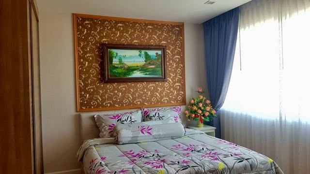 TEL : 092-288 9359 คุณดนิตาLine : https://line.me/ti/p/yxo92dHWP1รายละเอียด : ขนาด 50 ตรม. ตึก2 ชั้น 6 ห้องมุม วิวสวย 1 ห้องนอน 1 ห้องน้ำ เฟอร์นิเจอร์ครบ เครื่องใช้ไฟฟ้าพร้อมพื้นที่ส่วนกลางคอนโดที่จอดรถ , รักษาความปลอดภัย 24 ชั่วโมง , กล้องวงจรปิด ,สระว่ายน้ำ , ฟิตเนส และสวนหย่อมสถานที่ใกล้เคียง :- โรงเรียนอัสสัมชัญ ศรีราชา- การทางรถไฟ ศรีราชา- ห้างสรรพสินค้าโรบินสัน ศรีราชา- โรงพยาบาลพญาไท ศรีราชา- โรงเร