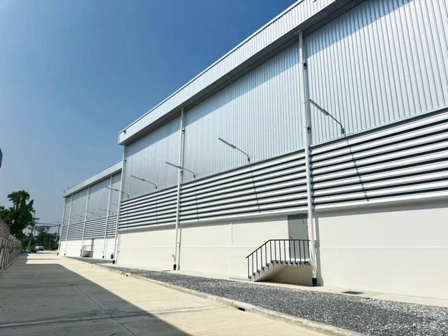 #ให้เช่าโกดังพานทองชลบุรี????ให้เช่าโกดังสินค้า ขนาด 3,771 ตารางเมตรพร้อมออฟฟิศ 2 ชั้น ???? บ้านเก่า พานทอง ชลบุรี✅รายละเอียด:????พื้นที่ใช้สอยทั้งหมด 3,771 ตารางเมตร-????พื้นที่โกดังขนาด 3,531 ตรม.????ออฟฟิศพื้นที่ขนาด 240 ตารางเมตร 2ชั้น????ความสูงของหลังคา 10 เมตร????พื้นรับน้ำหนักได้ 3 ตัน/ตารางเมตร????Dock load 3ประตู-Ramp สำหรับโหลดสินค้า1 ตัว????ระบบสปริงเกอร์ดับเพลิงภายในโรงงาน????รปภ. ส่วนกลางด